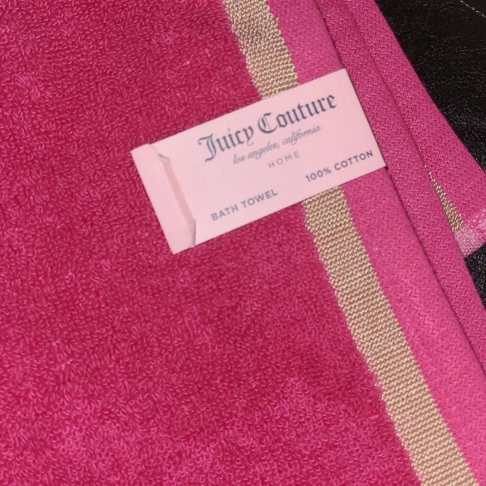 NWT Juicy Couture Pink & Gold Towel Set
